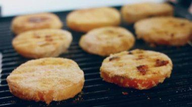 transition effect of green tomato blt burger, vegan burger.