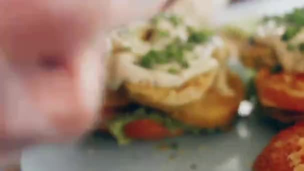 Transition Effect Green Tomato Blt Burger Vegan Burger — Stock videók