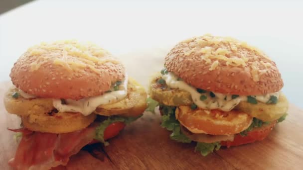 Transition Effect Green Tomato Blt Burger Vegan Burger — 图库视频影像