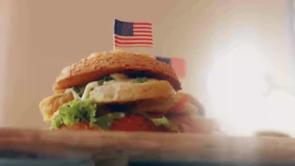Efek Transisi Dari Burger Blt Tomat Hijau Burger Vegan — Stok Video