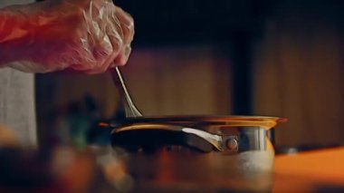 Preparing process of Old Time Custard Ice Cream, Transition effect between cartoons and real film .