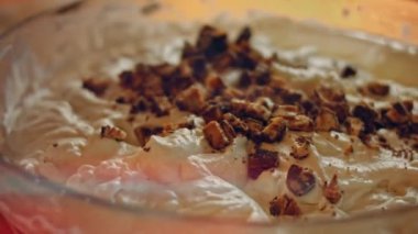 Preparing process of Old Time Custard Ice Cream, Transition effect between cartoons and real film .