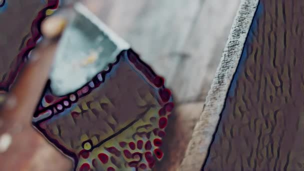 香蕉巧克力蛋糕 上面有金粉和装饰的木制盘子 — 图库视频影像