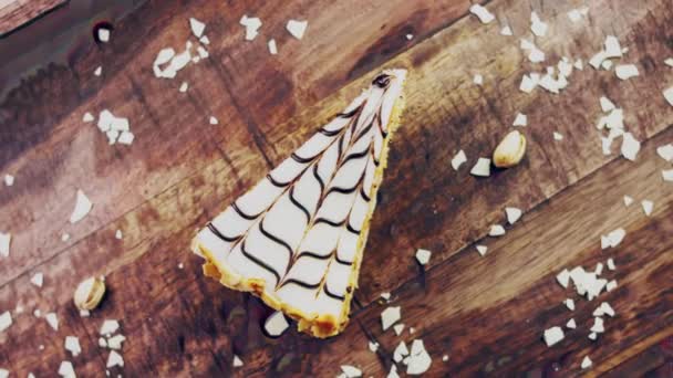 Ciasto Esterhazy Drewnianej Tacy Dekoracjami — Wideo stockowe