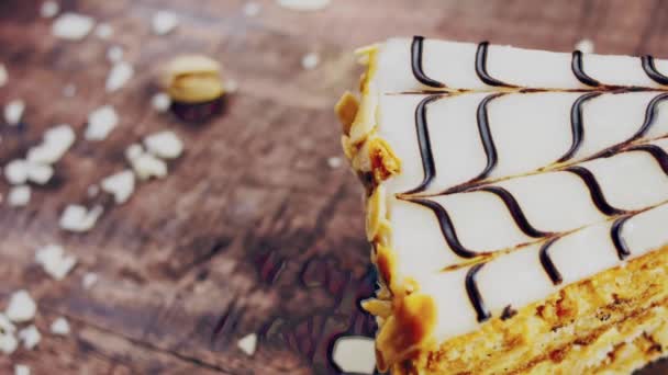 Gâteau Esterhazy Sur Plateau Bois Avec Des Décorations — Video