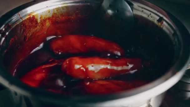 Process Preparing Bbq Brats Taste American Cuisine — Videoclip de stoc