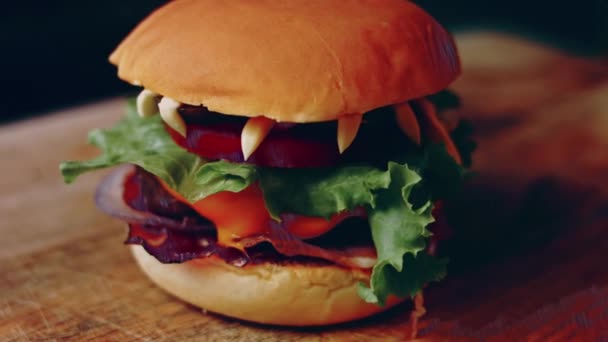 Process Preparing Classic American Burger — Vídeo de Stock