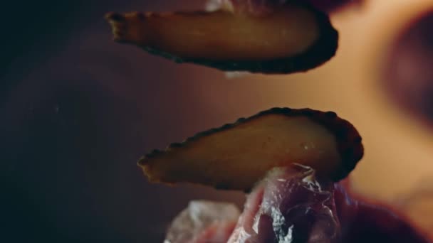 Proces Van Het Bereiden Van Classic American Burger — Stockvideo