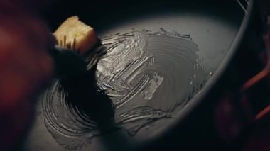Crustless New York Cheesecake 'i hazırlıyorum. Amerikan mutfağını tat, Contour vurgulama efekti.