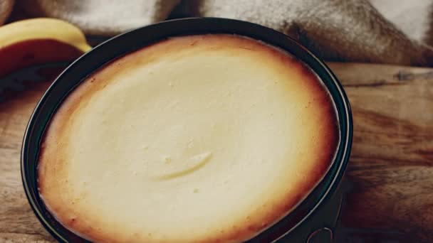 Preparing Process Crustless New York Cheesecake Taste American Cuisine Contour — Vídeo de Stock