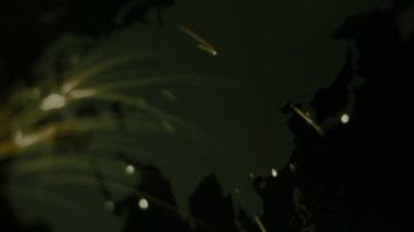 Siber saldırı için farklı hedefleri olan bir dünya haritası. Hackleme ve teknoloji konsepti. Makro monitör piksellerine ateş ediyor. Panik etkisi.