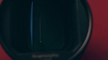 Dijital kameranın odaklama lens. Kameranın Lens. Yakın çekim. Odak fotoğraf makinesi odaklama ve çekim. Profesyonel hizmet için kavramı fotoğraf ya da film yapımcısı ekipman.