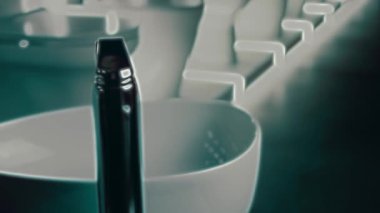 Dönen klozet. Film stüdyosu. Arka planda bir sıra tuvalet var. 4k video