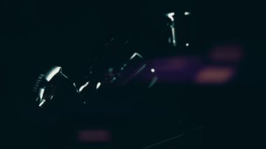 Dönen klozet. Film stüdyosu. Arka planda bir sıra tuvalet var. 4k video