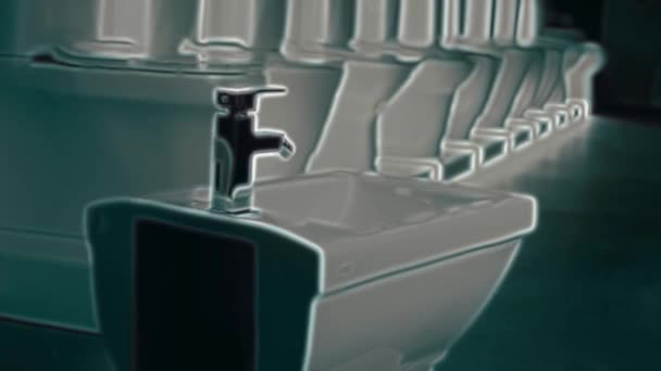 Dönen Klozet Film Stüdyosu Arka Planda Bir Sıra Tuvalet Var — Stok video