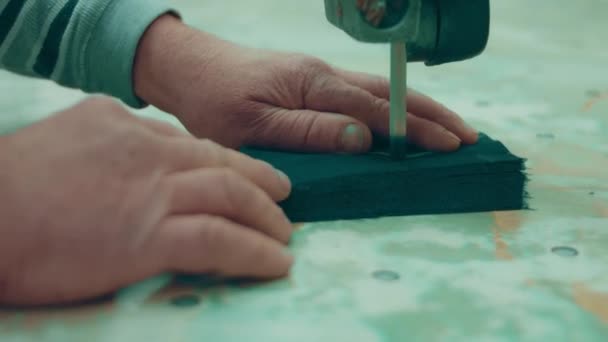 Professional Cuts Material Cutting Machine — Stock Video