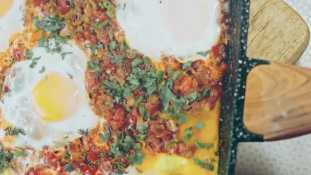 Gebratene Eier Der Georgischen Küche Chirbuli Eier Mit Tomaten Dampfen — Stockvideo