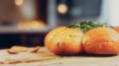 Yeşillik ve sarımsaklı ekmek.