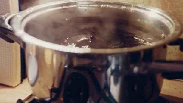 Świeże Buraki Gotowane Garnku Makro Tło Widok Góry — Wideo stockowe