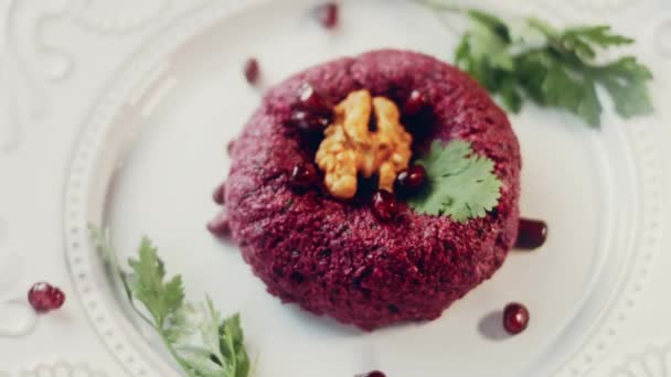 Пхалі Традиційна Грузинська Їжа Жук Використовується Пурпурового Кольору Прикраси Використовують — стокове відео
