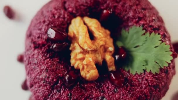 Pkhali Adalah Makanan Tradisional Georgia Beetroot Digunakan Untuk Warna Ungu — Stok Video