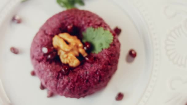 Παραδοσιακό Γεωργιανό Φαγητό Pkhali Beetroot Χρησιμοποιείται Για Πορφυρό Χρώμα Καρύδι — Αρχείο Βίντεο