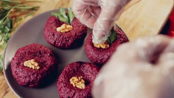 Pkhali Mâncarea Tradițională Georgiană Sfecla Rosie Este Folosita Pentru Culoarea — Videoclip de stoc