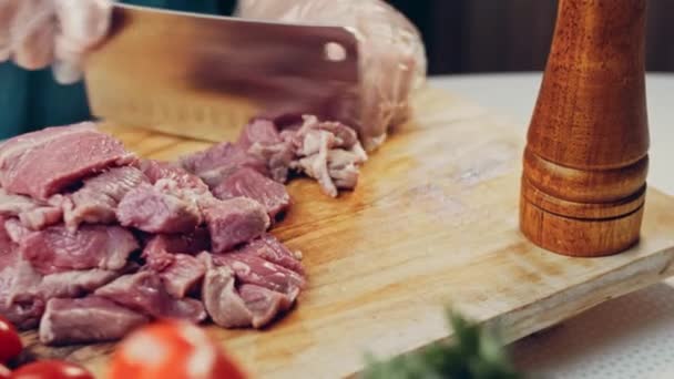 Macelleria Taglia Grande Pezzo Carne Selezionata Tavolo Acciaio — Video Stock