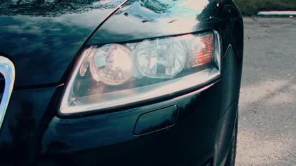 Zamknij Reflektory Samochodowe Samochodu Prezentacja Szczegółów Samochodu Zwolnionym Tempie — Wideo stockowe