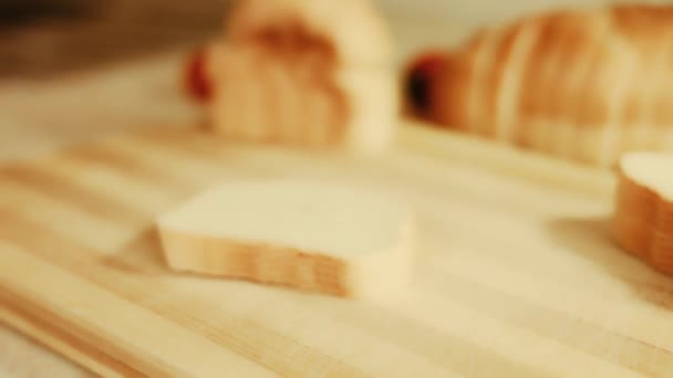 Brązowy Chleb Plasterkach Krojenie Chleba — Wideo stockowe