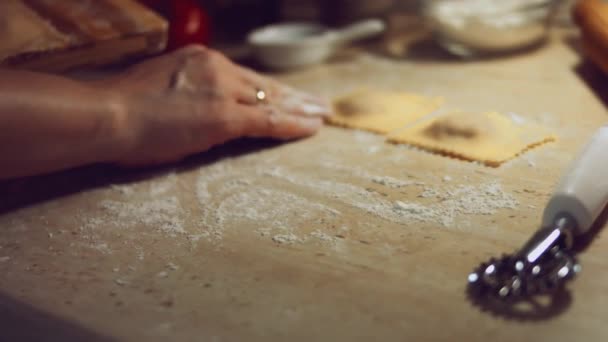 Close Pouring Flour Freshly Made Ravioli Preparing Ravioli Typical Italian — Stock Video