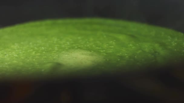 Häll Grön Pannkaksmet Kastrull För Matlagning Pannkakor Process För Att — Stockvideo