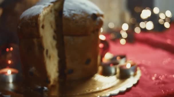 Tradiční Italské Pečivo Vánocům Sušeným Ovocem Sladký Sváteční Chléb Panettone — Stock video