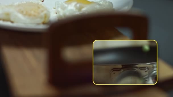 Смажені Курячі Яйця Парміджано Сиром Моццарелла Утворюють Форму Серця Змішуючи — стокове відео
