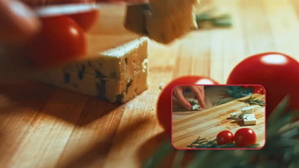 Cortamos Queso Danés Blue Cheese Los Tomates Vídeo — Vídeos de Stock