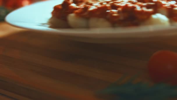 Gnocci Tomato Sauce Being Sprinkled Parmesan Mix Spoon Pleasant Atmosphere — Αρχείο Βίντεο