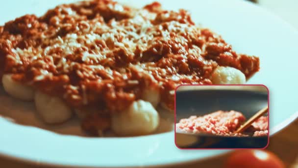 Gnocci Con Salsa Tomate Que Espolvorea Con Parmesano Mezclar Con — Vídeos de Stock