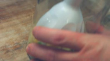 Sağlıklı yeşil smoothie karıştırıcı ile harmanlanmış