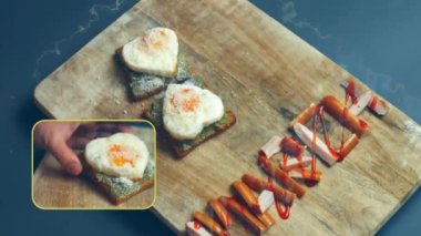 Kırık avokado ve ahşap bir tahtanın üzerinde parmesanlı peynirli tost ekmeği üzerinde kalp şeklinde yumurtalar. 8 Mart 'ta sürpriz kahvaltı hazırlıyorum. Makro görünüm, yavaş çekim