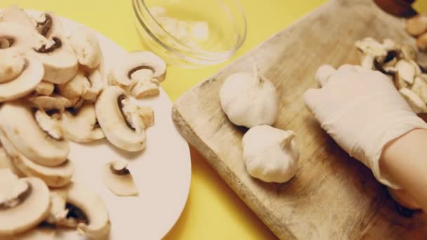 Sprinkle Spices Chopped Mushrooms Give Them Taste Aroma Close Mushrooms — Stock Video