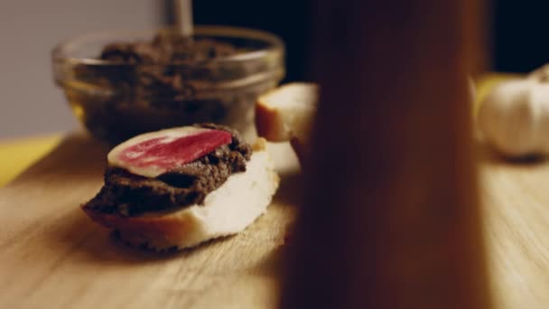 Antarktyda Cuisine Secret Kanapka Grzybem Pate Red Radish Przepis — Wideo stockowe
