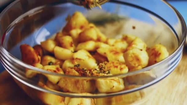 Geroosterde Aardappelen Recept Voor Een Groot Gezin Zacht Van Binnen — Stockvideo