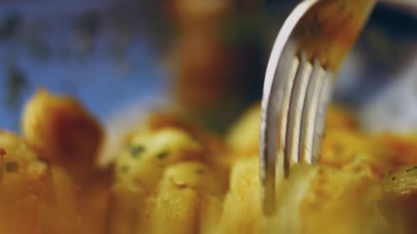 Sült Krumpli Recept Egy Nagy Családnak Puha Belül Ropogós Kívül — Stock videók
