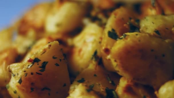 Receta Patatas Asadas Para Una Gran Familia Suave Por Dentro — Vídeo de stock