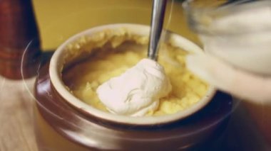 Çedarlı kremalı patates püresi nasıl yapılır? Tarif 4K. 4 kolay adımı takip et