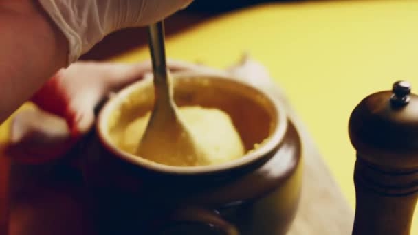 Hur Man Gör Krämig Potatismos Med Cheddar Recept Följ Enkla — Stockvideo