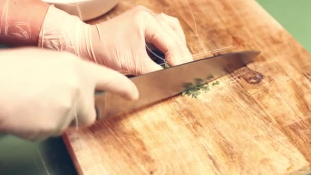 Zutaten Für Salsa Mit Einem Stabmixer Mischen Prozess Der Herstellung — Stockvideo