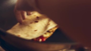 Meksika Mutfak Sırrı. Hazırlama Süreci Quesadillas 3 Tarifi 4K.