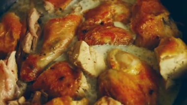 Gürcistan Shkmeruli 4k tarifi. Hindi kadar büyük bir tavuk..