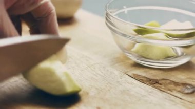 Elmayı kes ve temizle. 4k görüntü görüntü tarifi.